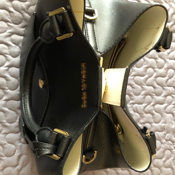 Michael Kors Purse - Picture 8 of 8